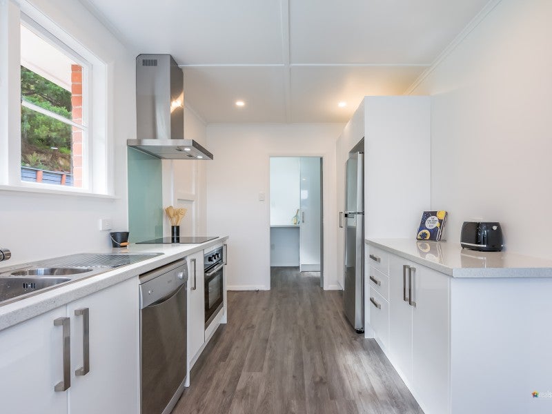 43 Judd Crescent, Naenae, Lower Hutt - Carousel 2