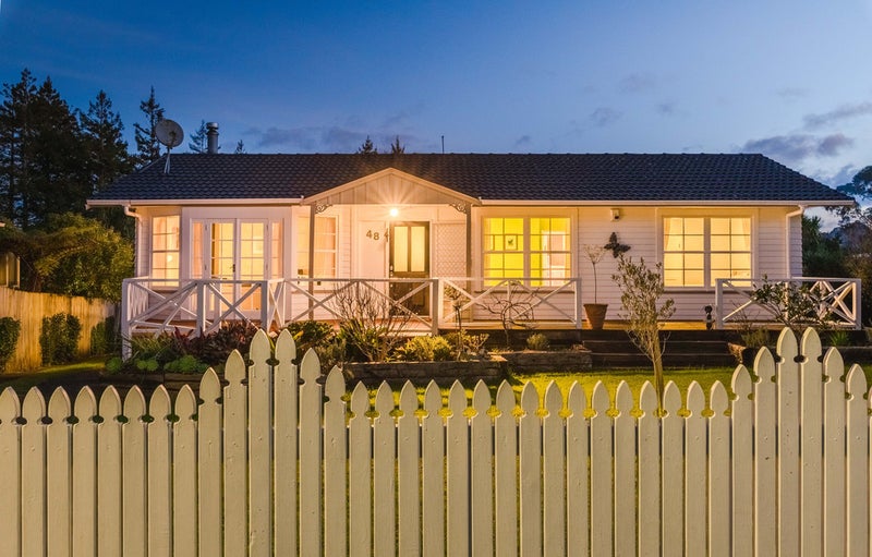 48 Lantana Road, Green Bay, Auckland - Carousel 1
