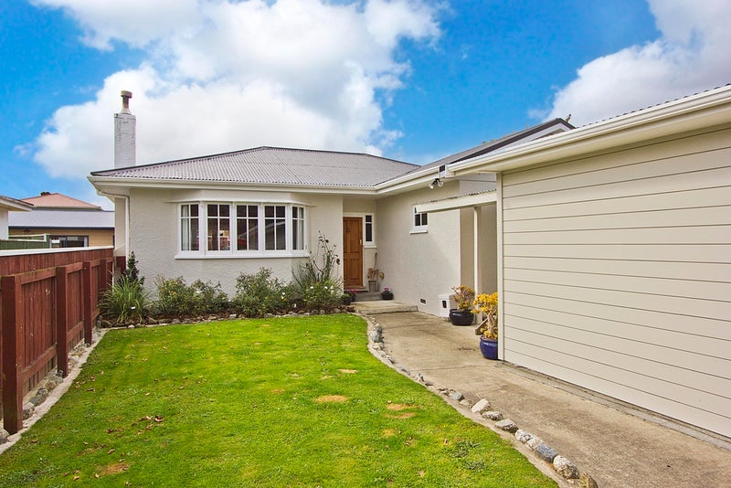 4 Fairfield Avenue, Fairfield, Lower Hutt - Carousel 1
