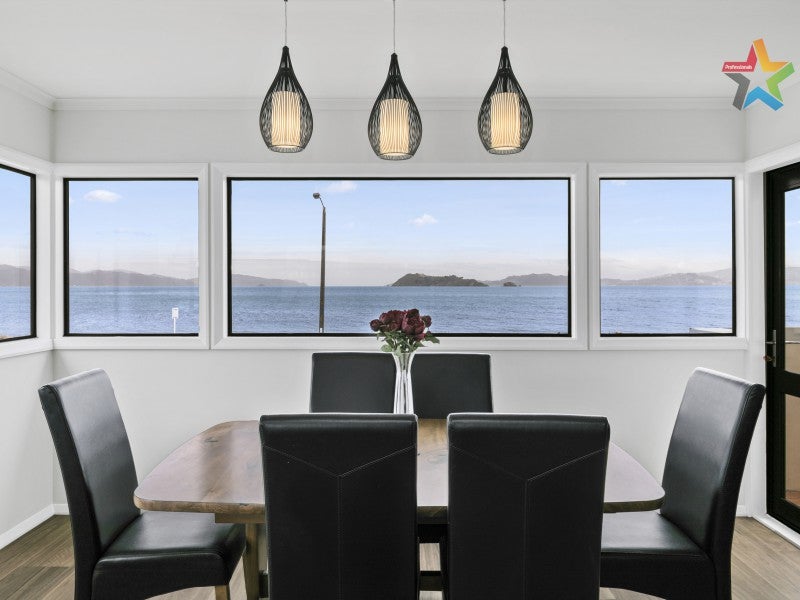 177 The Esplanade, Petone, Lower Hutt - Carousel 1