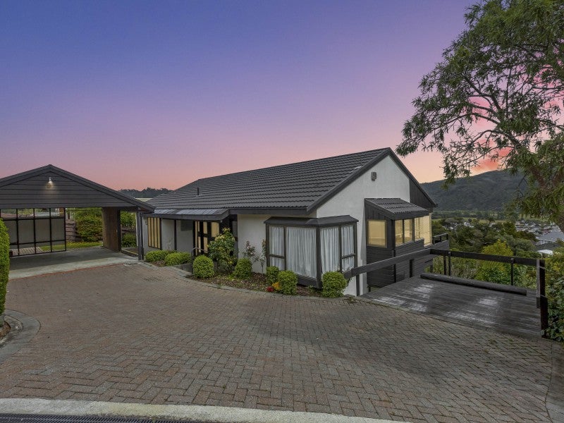 7A Arundel Grove, Silverstream, Upper Hutt - Carousel 1