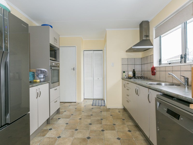 56 Atherfold Crescent, Greenmeadows, Napier - Carousel 2