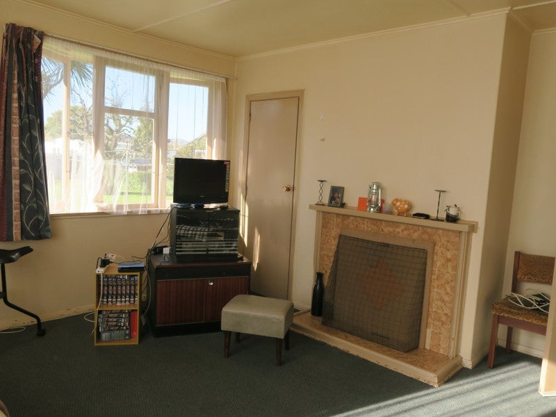 3 Kauri Street, Elgin, Gisborne - Carousel 2