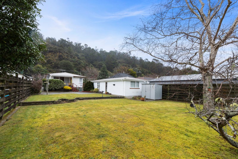 53 Hine Road, Wainuiomata, Lower Hutt - Carousel 19