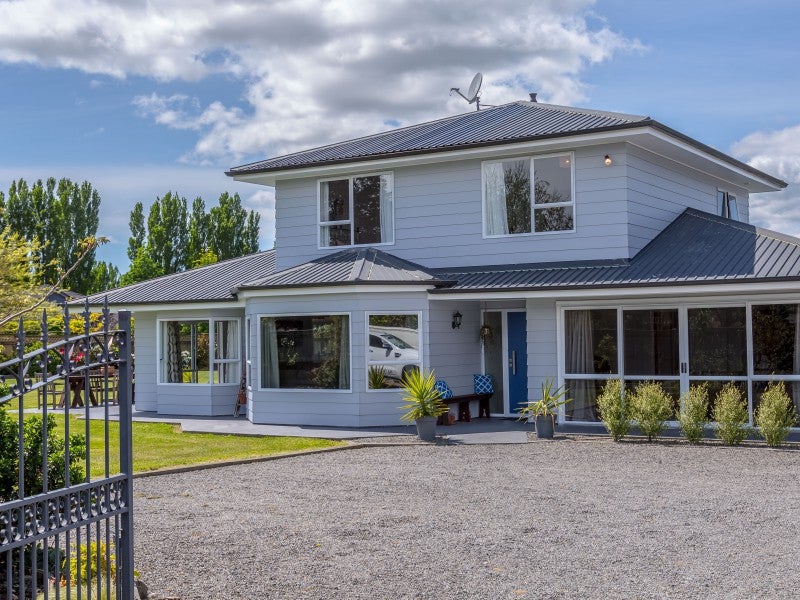 83 Reading Street, Greytown - Carousel 1