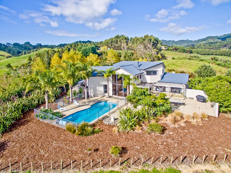 17 Gum Road, Henderson Valley, Auckland - Carousel 2