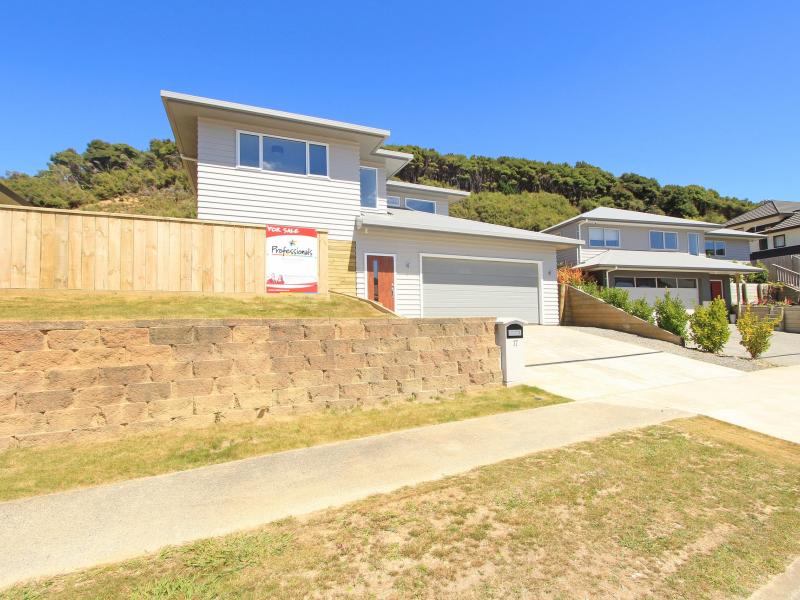 17 Kawatiri Grove, Wainuiomata, Lower Hutt - Carousel 19