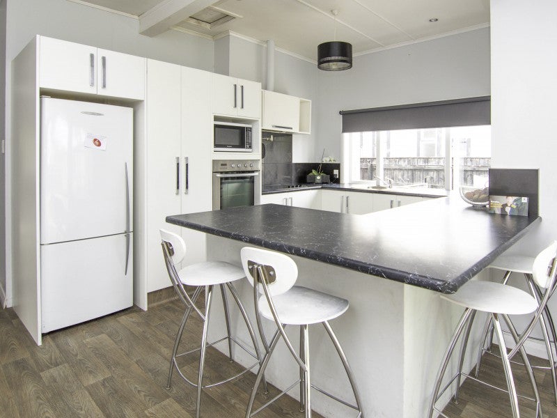 36 Shamrock Street, Takaro, Palmerston North - Carousel 1