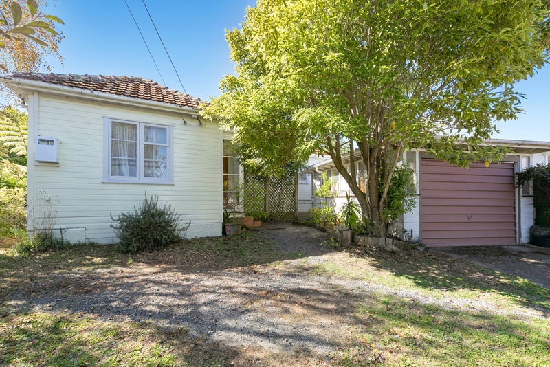 8 Sellers Grove, Taita, Lower Hutt - Carousel 17