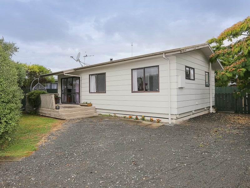 2/910 Clive Street, Akina, Hastings - Carousel 1