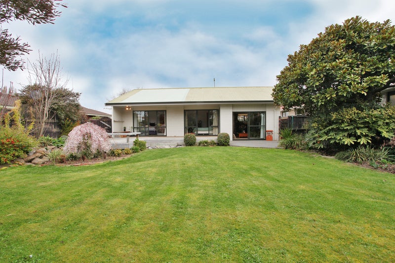 38 Sarabande Avenue, Redwood, Christchurch - Carousel 2