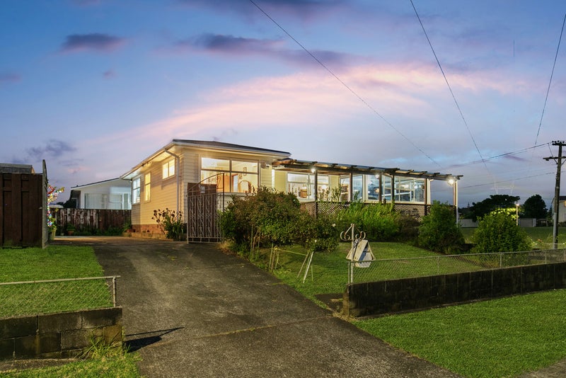 1 Julian Place, Otara, Auckland - Carousel 1