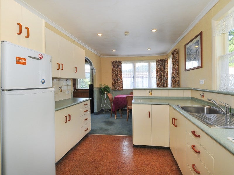 103 Stokes Valley Road, Stokes Valley, Lower Hutt - Carousel 2
