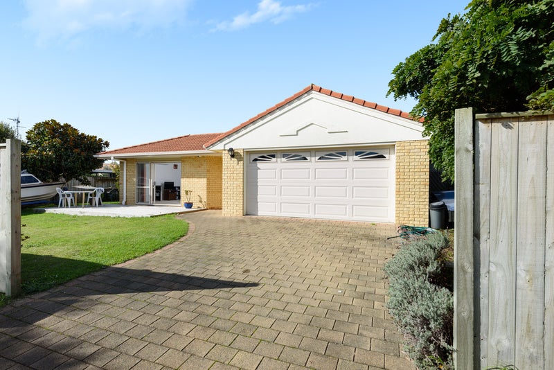 57 Sandhurst Drive, Papamoa Beach, Papamoa - Carousel 1