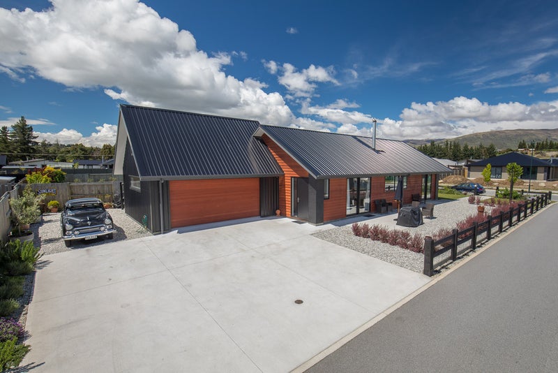 10 Mallard ST, Albert Town, WANAKA - Carousel 26