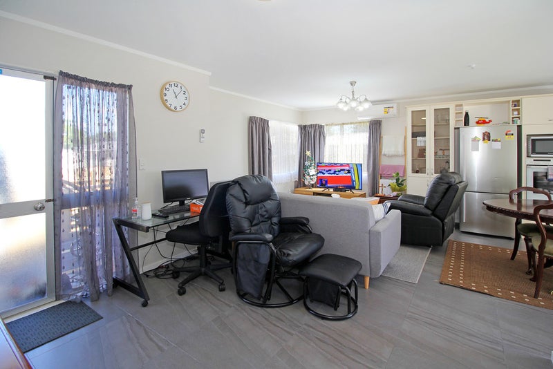 1/119 Flat Bush Road, Clover Park, Auckland - Carousel 2