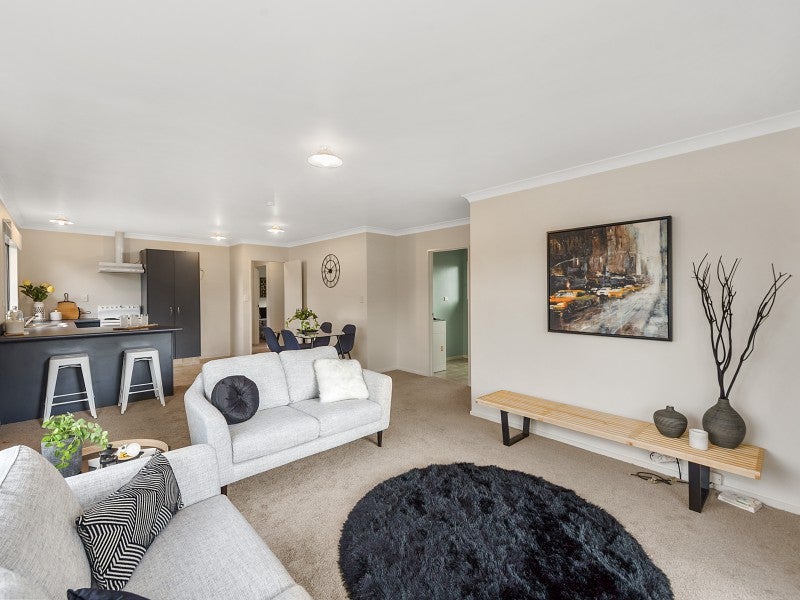 29A Barrie Crescent, Silverdale, Hamilton - Carousel 1