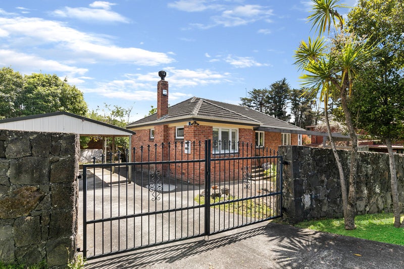 1B Bishop Street, Green Bay, Auckland - Carousel 20