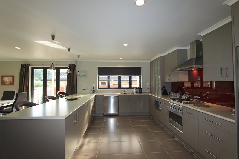 191 Waikawa Road, Waikawa, Picton - Carousel 1