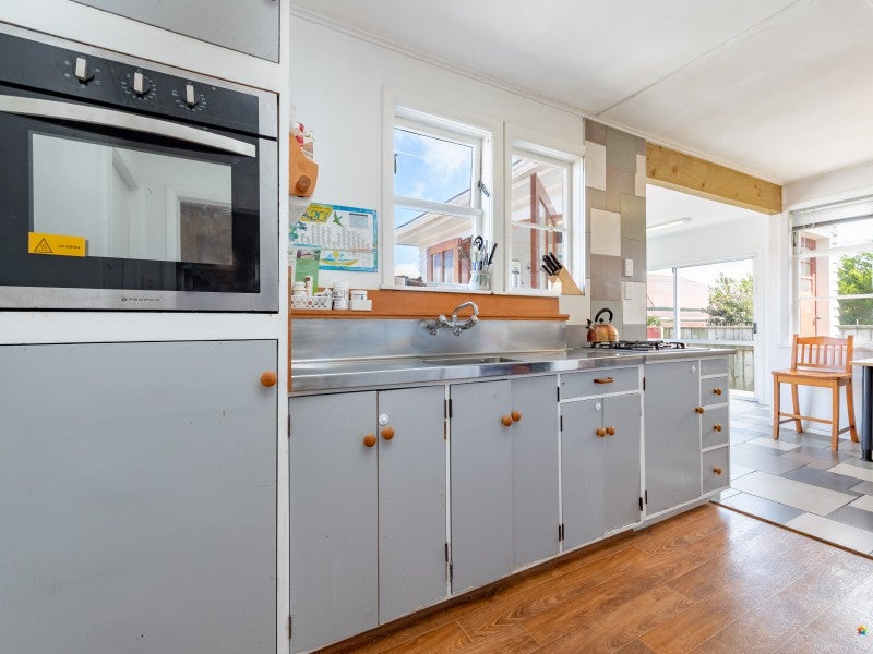 28 Atiawa Crescent, Waiwhetu, Lower Hutt - Carousel 2