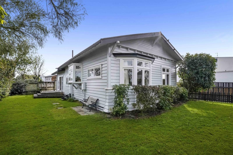 31 Brookfield Street, Hamilton East, Hamilton - Carousel 1