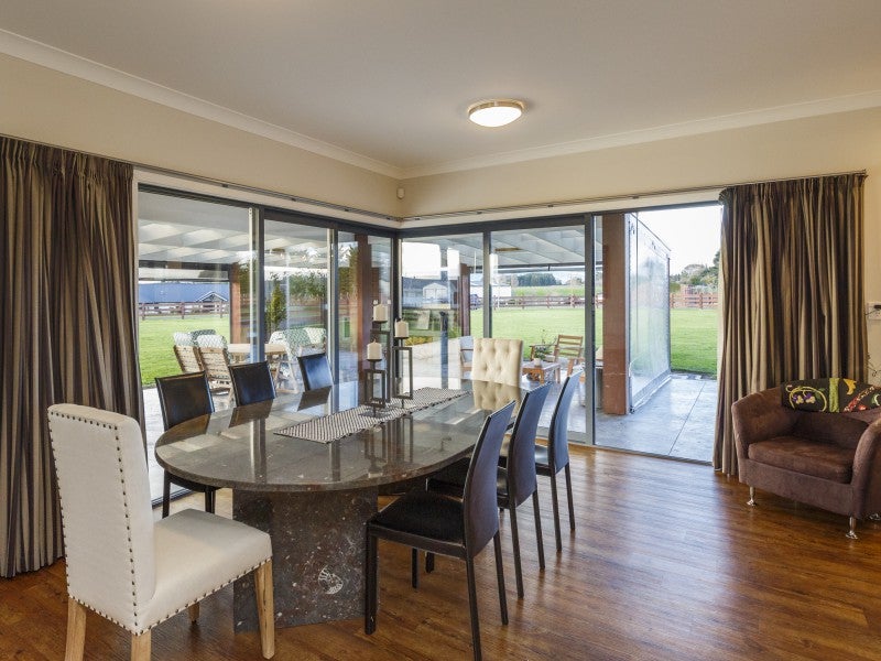 5 Orakei Road, Kelvin Grove, Palmerston North - Carousel 26