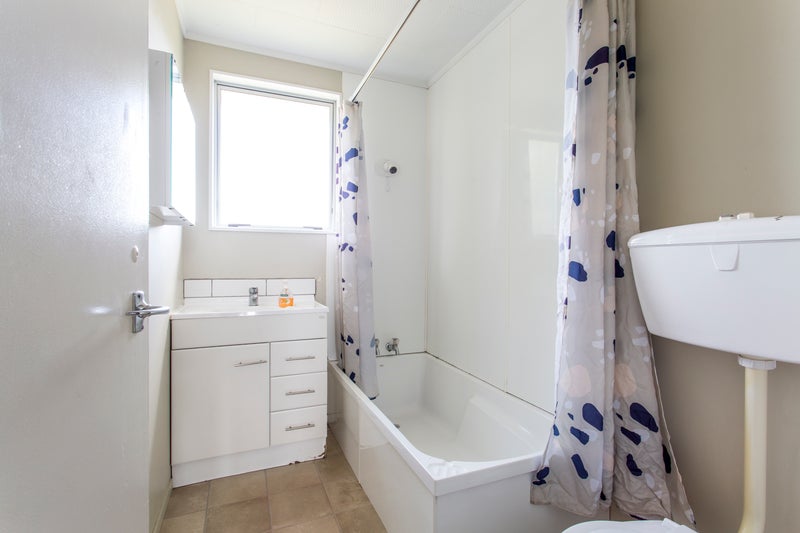 2/14 Te Moau Avenue, Parakai, Helensville - Carousel 11