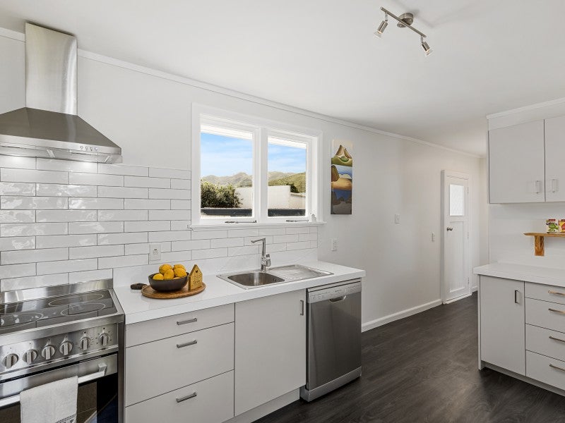 14 Guiness Street, Avalon, Lower Hutt - Carousel 2