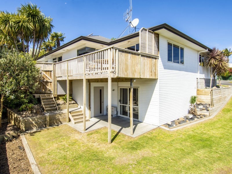 10 Zachary Place, Welcome Bay, Tauranga - Carousel 1