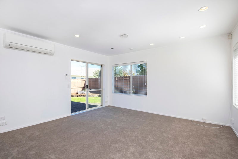 18 Davington Way, Burswood, Auckland - Carousel 2