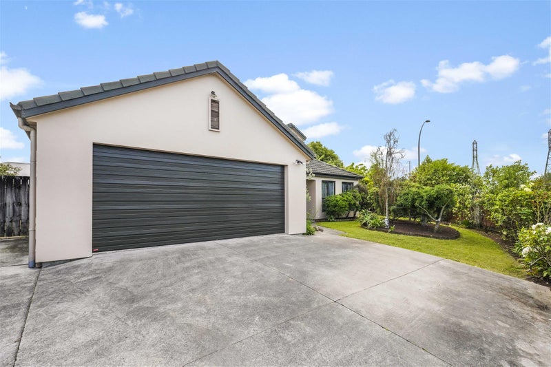 49 Nottingham Drive, Hamilton East, Hamilton - Carousel 16