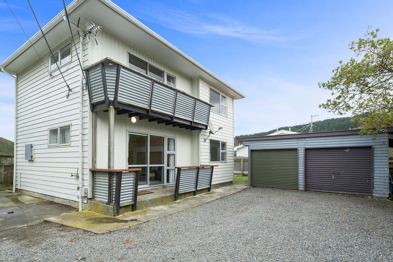 74 Montreal Grove, Kingston, Wellington - Carousel 1