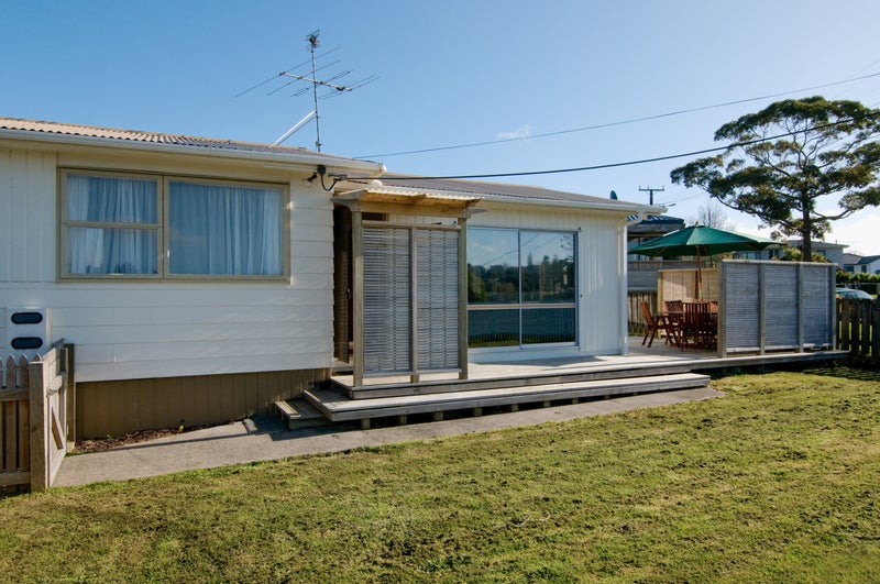 2A Barron Drive, Green Bay, Auckland - Carousel 2