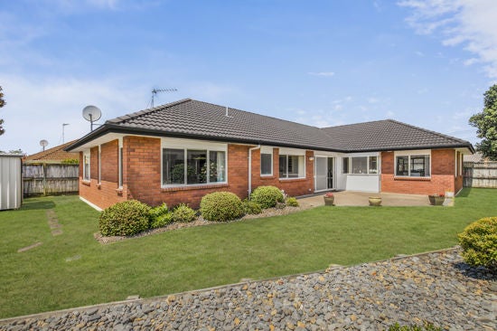 22 Moss Crescent, Takanini, Auckland - Carousel 2