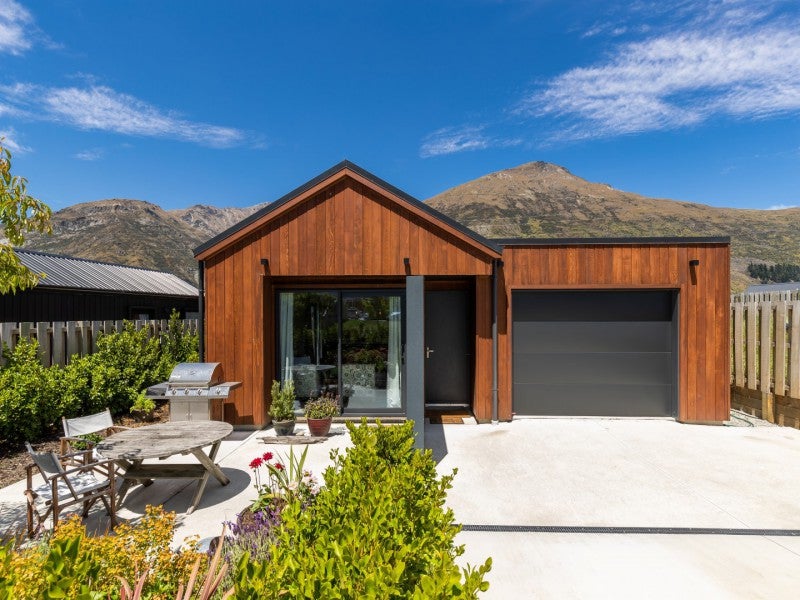 5 Lauder Street, Lake Hayes, Queenstown - Carousel 1