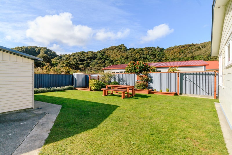 15 Rakaia Grove, Wainuiomata, Lower Hutt - Carousel 19