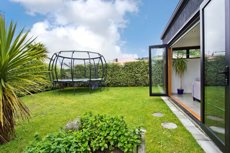 2 John Street, Petone, Lower Hutt - Carousel 20