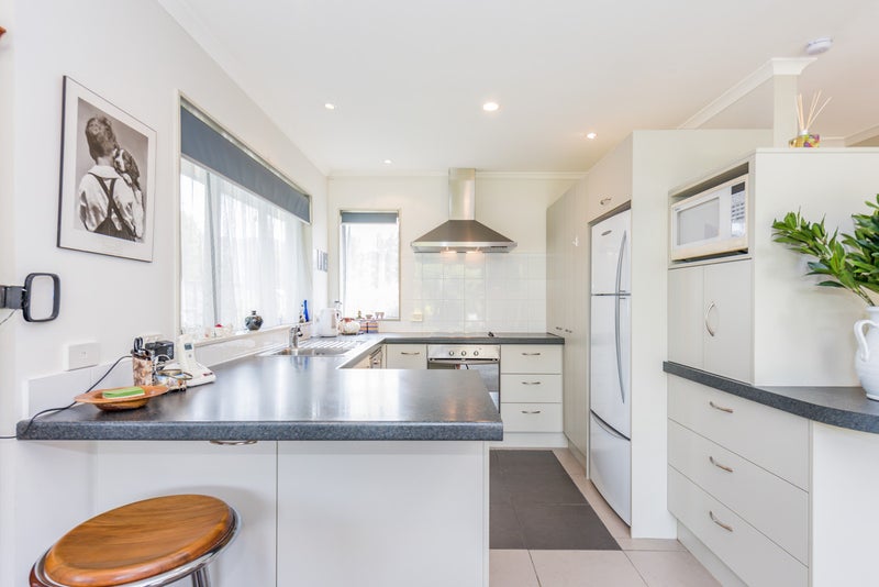 1126B Fergusson Drive, Clouston Park, Upper Hutt - Carousel 2