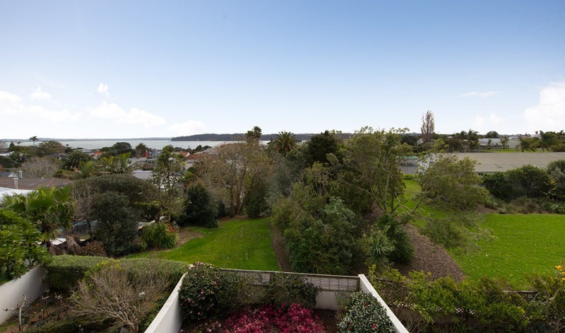 6/22 Salisbury Street, Herne Bay, Auckland - Carousel 2