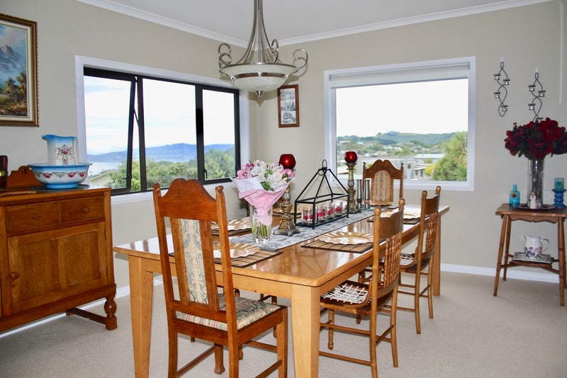 270 Dowse Drive, Maungaraki, Lower Hutt - Carousel 1