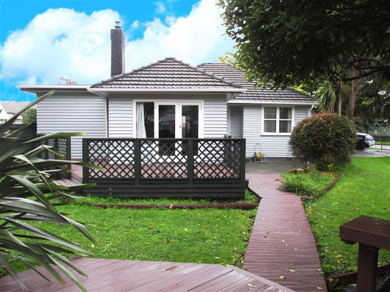 42 Clyma Street, Elderslea, Upper Hutt - Carousel 1