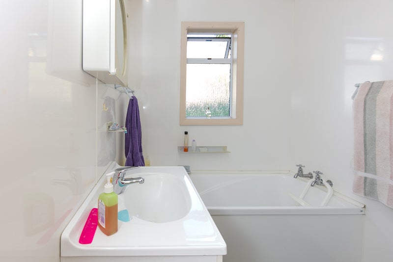 2 Buckley Road, Southgate, Wellington - Carousel 17