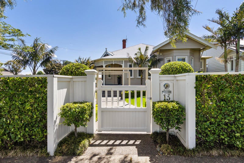 13 Rarawa Street, Mount Eden, Auckland - Carousel 1