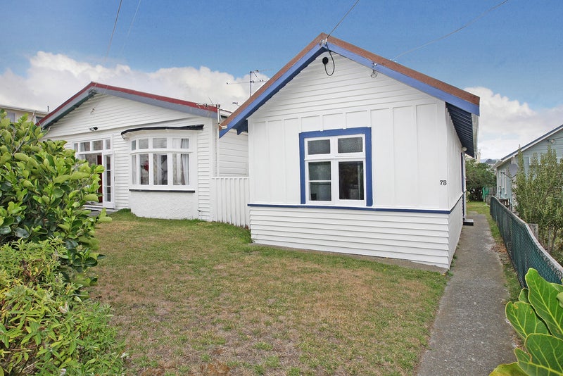 75 Apu Crescent, Lyall Bay, Wellington - Carousel 1