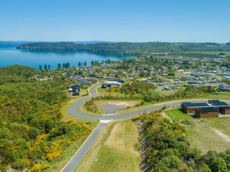 1 Sparrowhawk Way, Kinloch, Taupo - Carousel 1