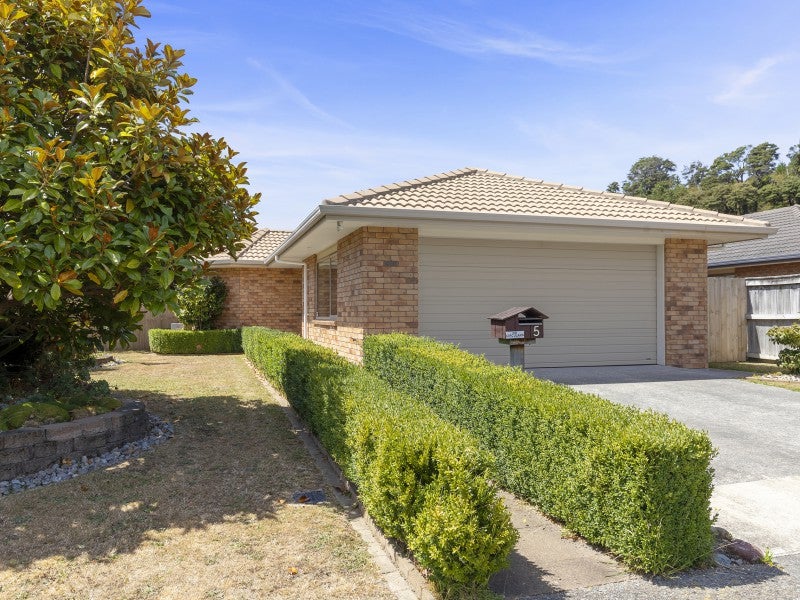 5 Banksiana Street, Trentham, Upper Hutt - Carousel 1