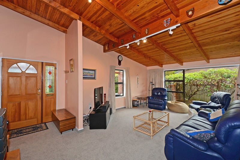 5 Plantagenet Grove, Kingsley Heights, Upper Hutt - Carousel 2