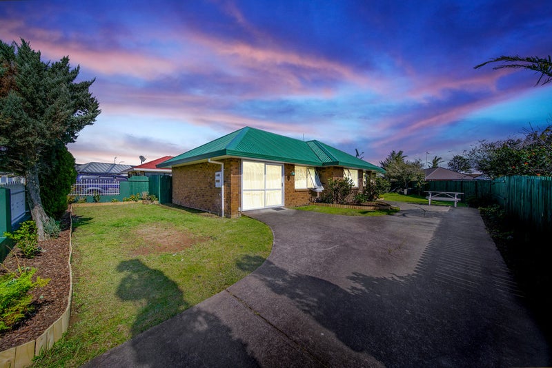 11 Tua Place, Favona, Auckland - Carousel 1