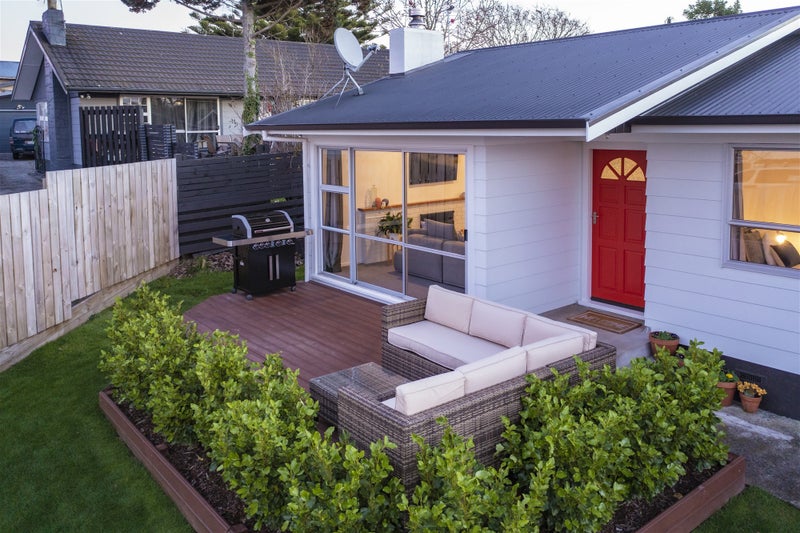 8 Edith Place, Dinsdale, Hamilton - Carousel 2