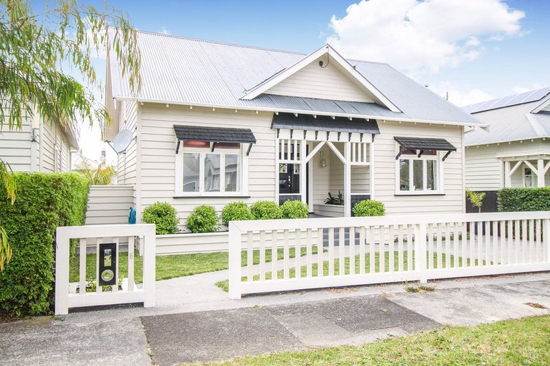 16 Rarawa Street, Mount Eden, Auckland - Carousel 1